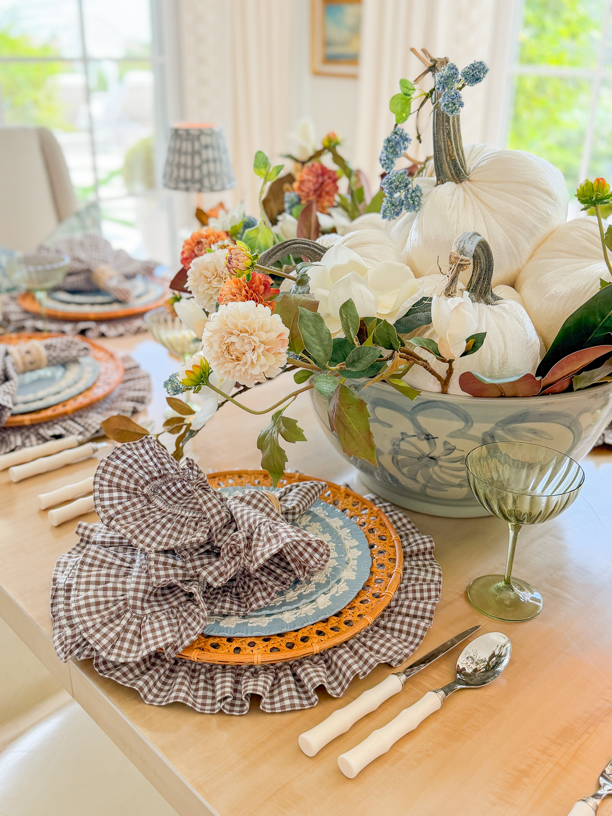 A Simple Fall Table with Soft Autumn Layers